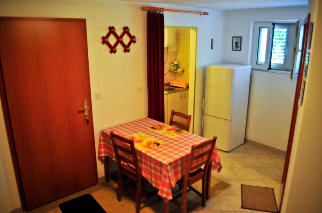 Guest House Kuzmanic Hvar Island Quarto foto